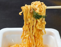 「これハマる…激うまカップ麺」食べてよかった“カップうどん”ベスト3杯【1位はまろやかな味わいの汁なしでか盛】2025年2月調査