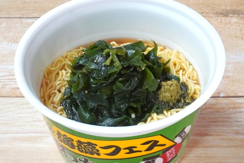 エースコック わかめだらけの海藻フェス わかめラーメン しょうゆ