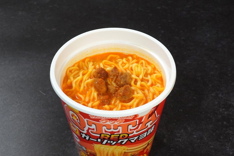 東洋水産 MARUCHAN QTTA REDガーリックマヨ味