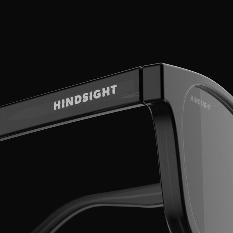 フレームには軽量かつ耐久性に優れる高級アセテートが使用され、長時間の着用においても疲れにくく、快適な掛け心地で視界をサポート