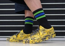 「アートをそのまま足元に」VANSをキャンバスに変えた狂気の一足“S.R. STUDIO. LA. CA. OLD SKOOL 36”をエディターが試し履きレビュー