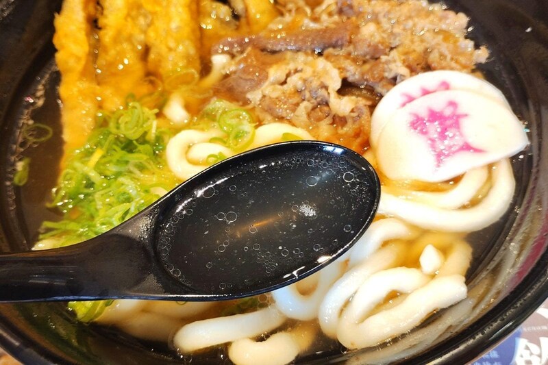 澄んでいるのに濃い味のつゆが美味しい