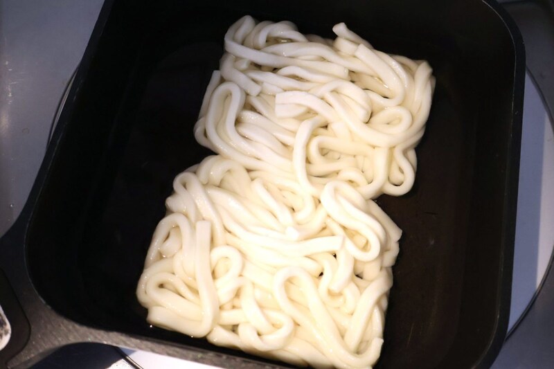 麺は2分ほどゆでる