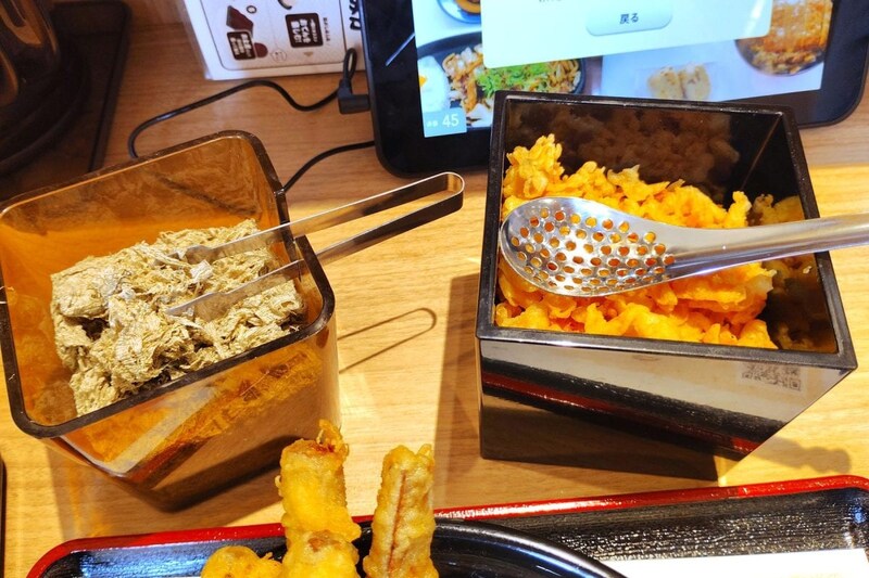 天かすととろろ昆布は自由に入れることができる