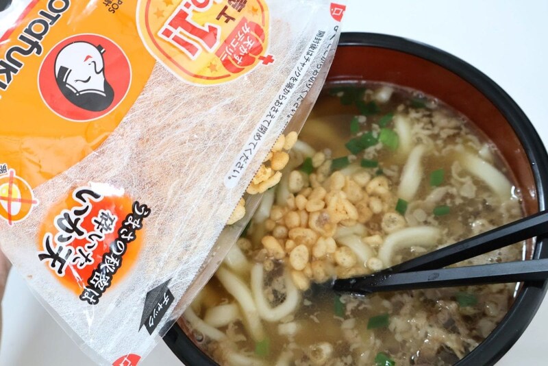 天かすを入れるとさらにお店に近づく