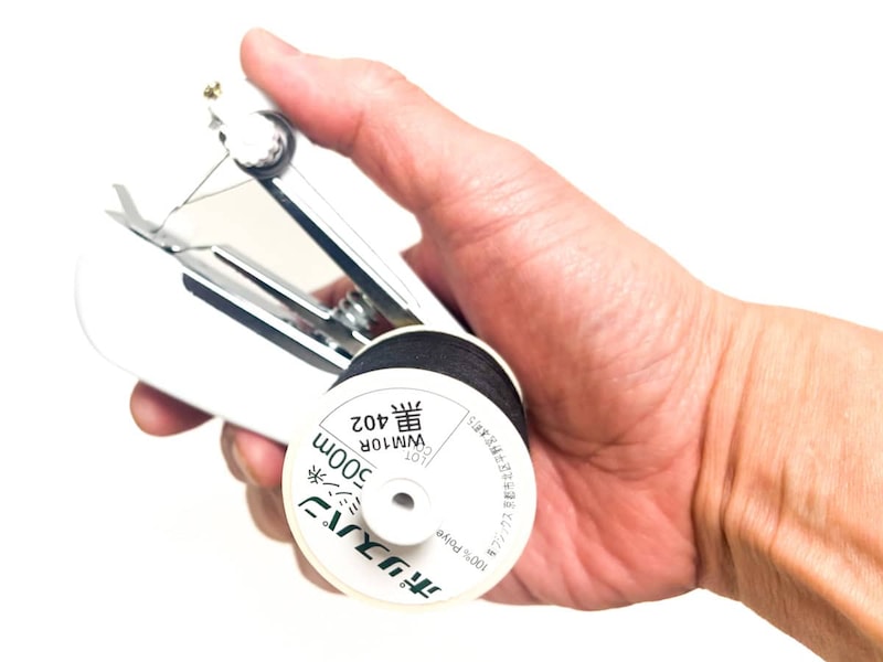 【必殺DIYギア】440円なら絶対買い!チョイ縫いできて便利なキャンドゥ「ハンディミシン」が一家に一台レベルの神アイテムだった