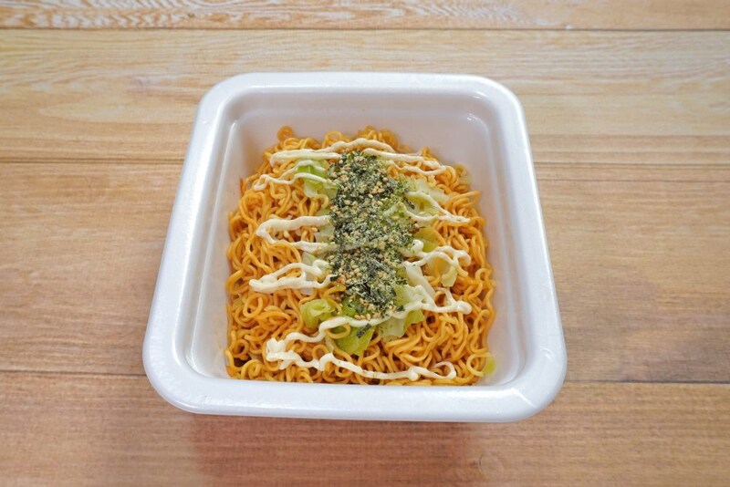 明星 一平ちゃん夜店の焼そば わさびマヨ 醤油味