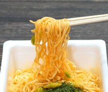 ガチで激うまだった“カップ焼きそば”はコレだ！3月下旬に食べてよかったベスト3杯【1位は酸味とちぢれ麺が好相性】