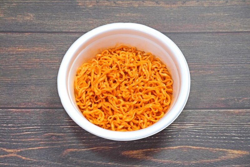 「日清焼そばU.F.O. ポックンミョン 濃い濃い韓国風甘辛カルボ」