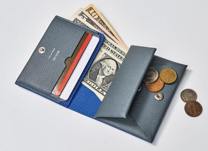 モリニ/Folded multi purpose wallet 札はカードケースとコインケースの裏に挟んで収納