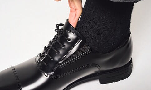 内側のゴアで脱ぎ履きがラク