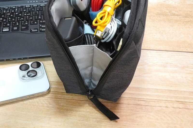 コクヨ ガジェットポーチ BIZRACK Lサイズ　AMBG-BR201DM