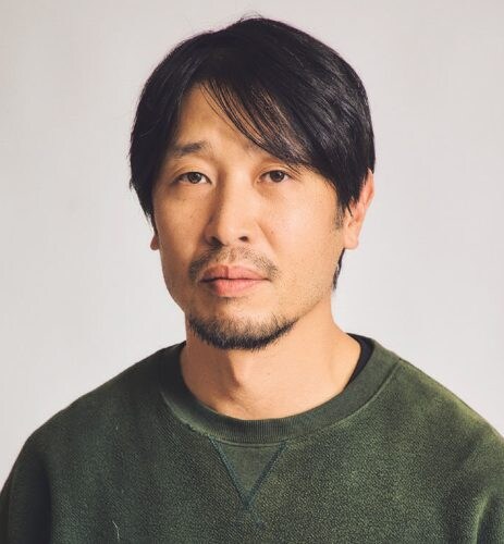 「スタイリスト 栃木雅広さん」
ドレスからカジュアルまで幅広くこなす人気スタイリスト。特にスーツのコーディネートにおいては一流ブランドからの信頼も厚い