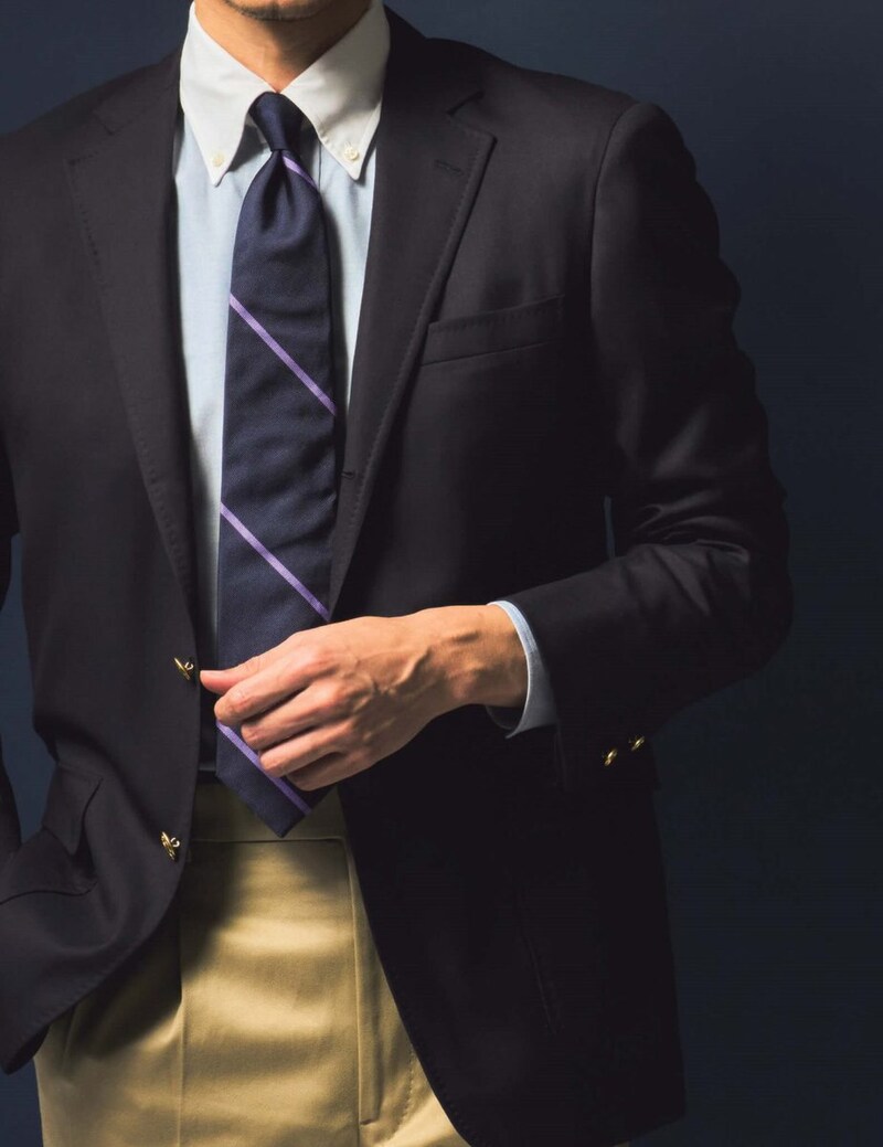 ネイビーブレザー