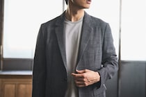 「仕事にも休日にもちょうどいい」大人が選ぶなら…“伊達男or快適さ”ナノ・ユニバースが誇る2大セットアップを徹底解説