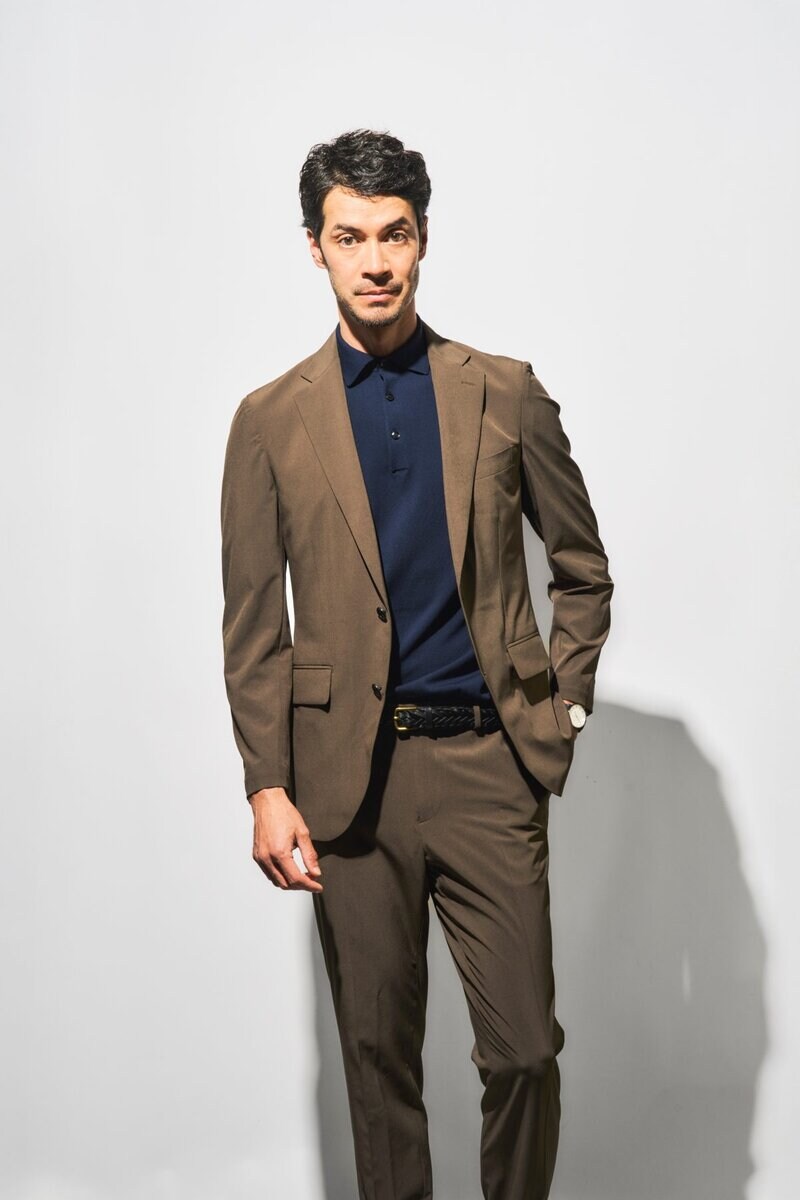 リブ付きで、上品なドレープを表現