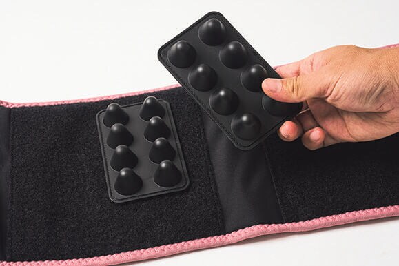 イタ気持ちいいを促す突起状のパーツが付属