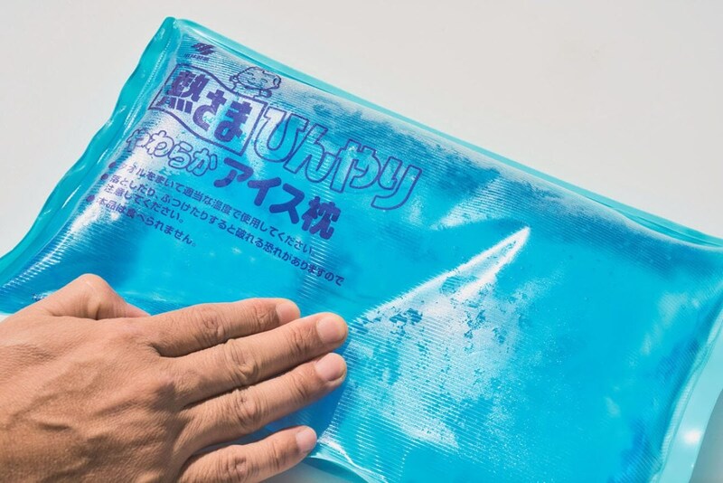 冷凍庫で一晩冷やすだけで使えて、冷却効果は4～8時間持続する