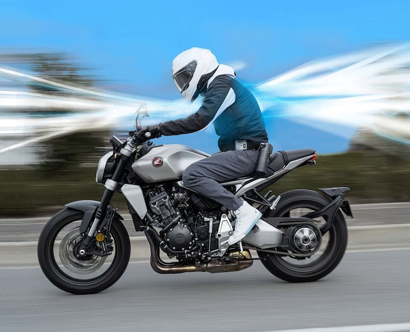 バイクアパレルブランド「RSタイチ」から登場したクーリングアイテム「リキッドウインド」