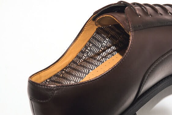 足を常にドライな状態に保てる