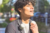 【猛暑対策ベストバイ】羽根なしファンで出先でも爽快！熱中症・紫外線対策に取り入れたい傑作2選