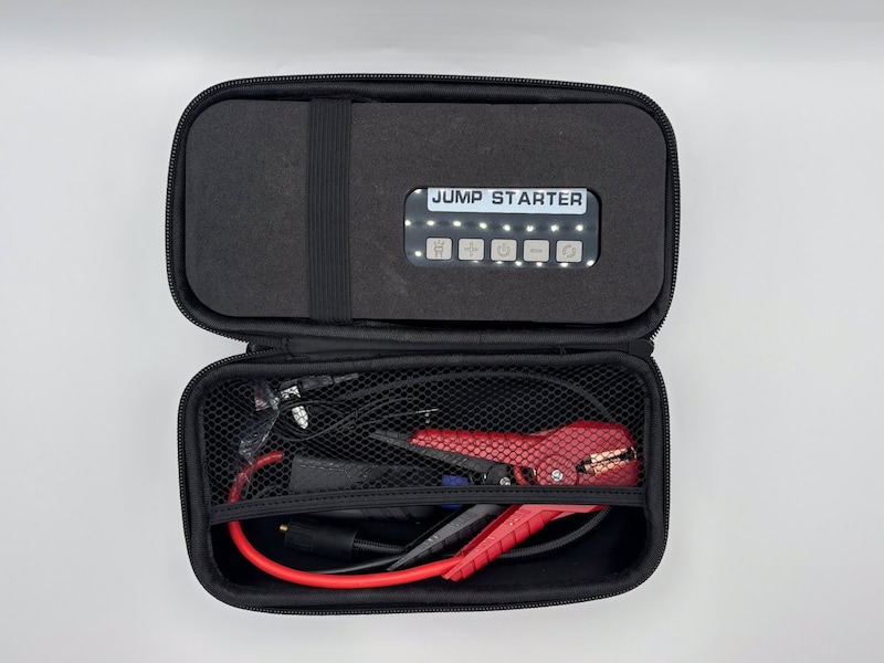 収納ケースに本体と付属品のすべてが収まるので、とても便利です