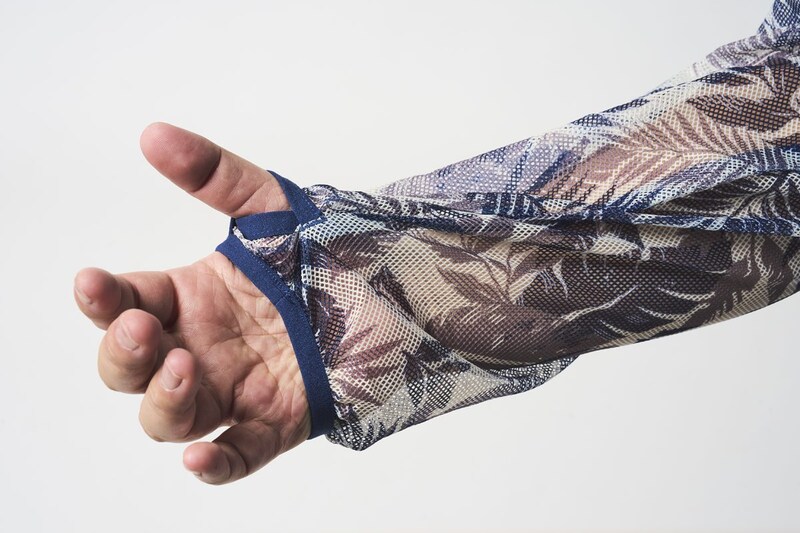 親指を通せるサムホール仕様