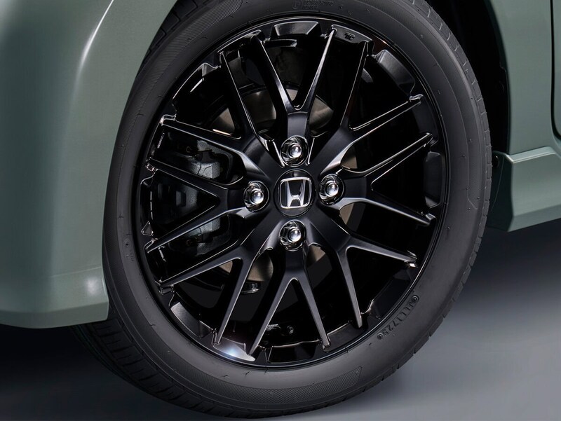 ベルリナブラック塗装のアルミホイール