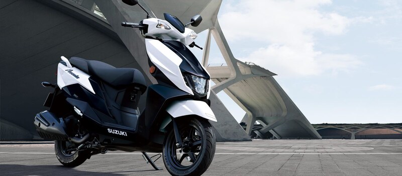 エッジを効かせた躍動感のあるボディスタイリングが印象的なアヴェニス125