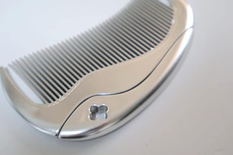 指紋はほぼつかないマットな質感！