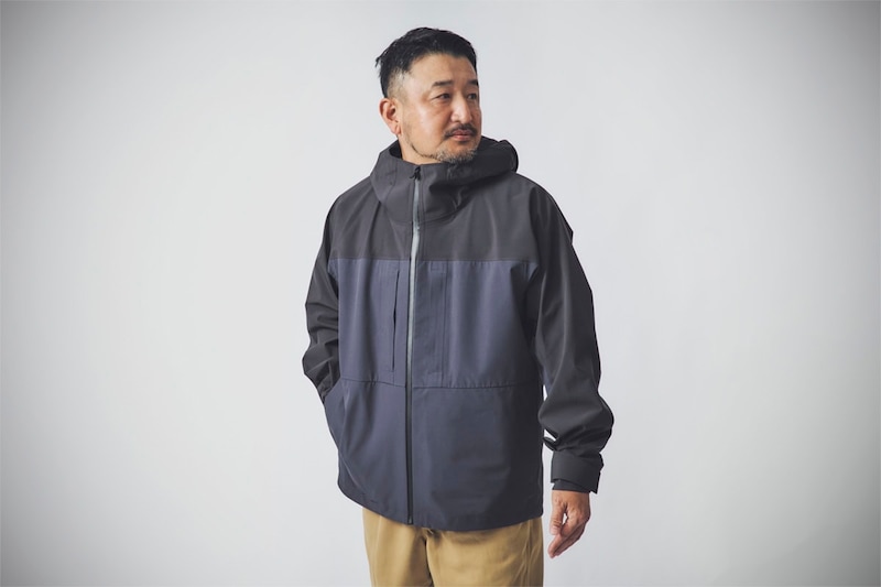 ユニクロ ブロックテックパーカ/バイカラー ¥14,900(税込)