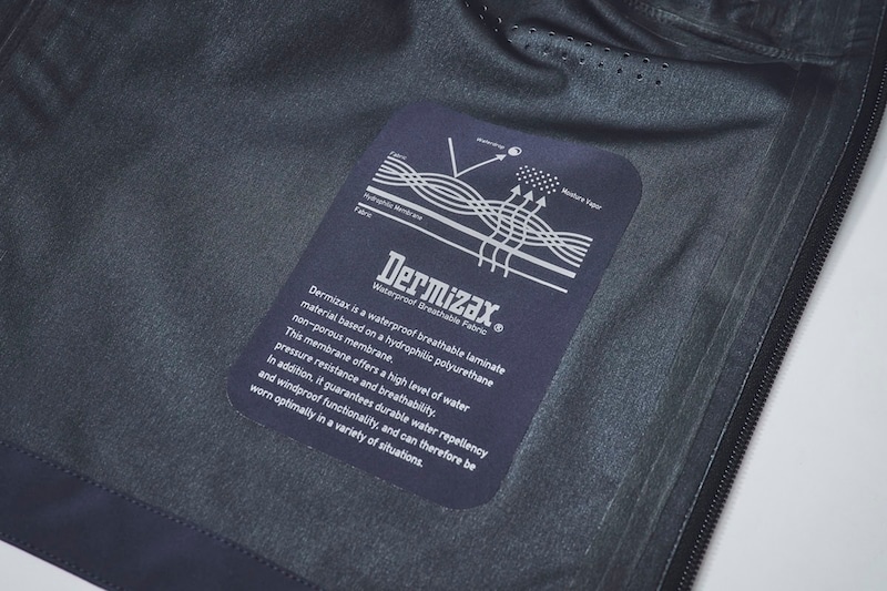 高機能生地であるダーミザクスを採用