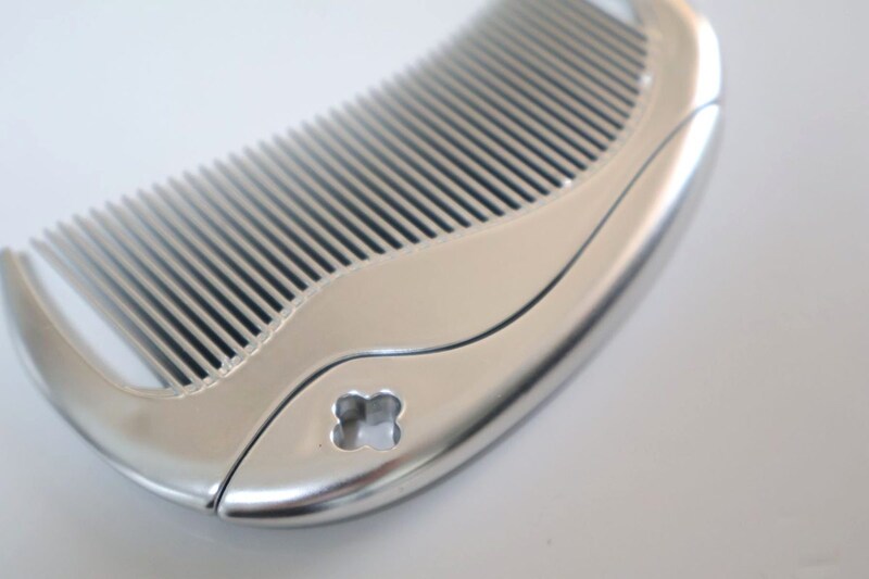 指紋はほぼつかないマットな質感！