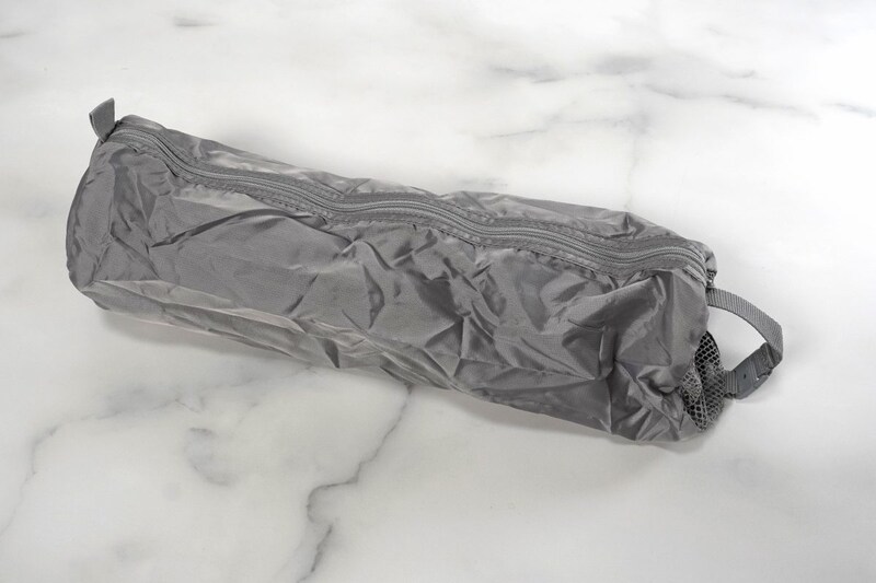 「ポリエステルたためる仕分けケース・筒形」はバッグの隙間に入るフォルムとサイズ感だけに、持ち物が多い人ほどバッグのスペースが有効活用できて嬉しいはず