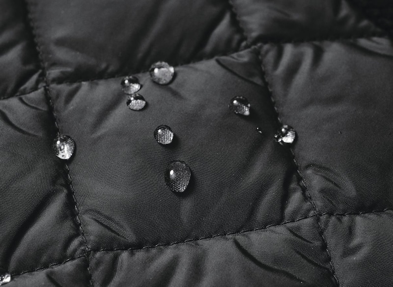 撥水加工が施されており雨に濡れても安心！