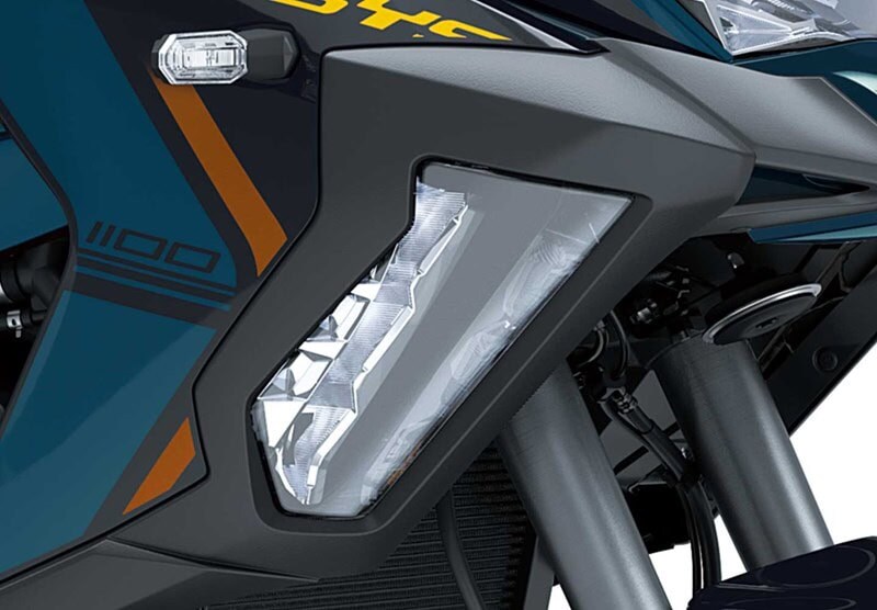 車体の傾きに反応して点灯してくれるコーナリングライト