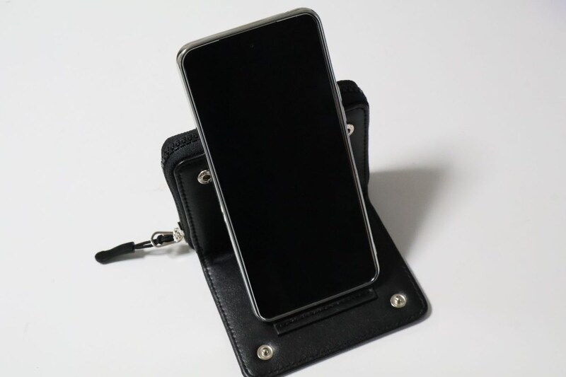 縦に置いても安定する