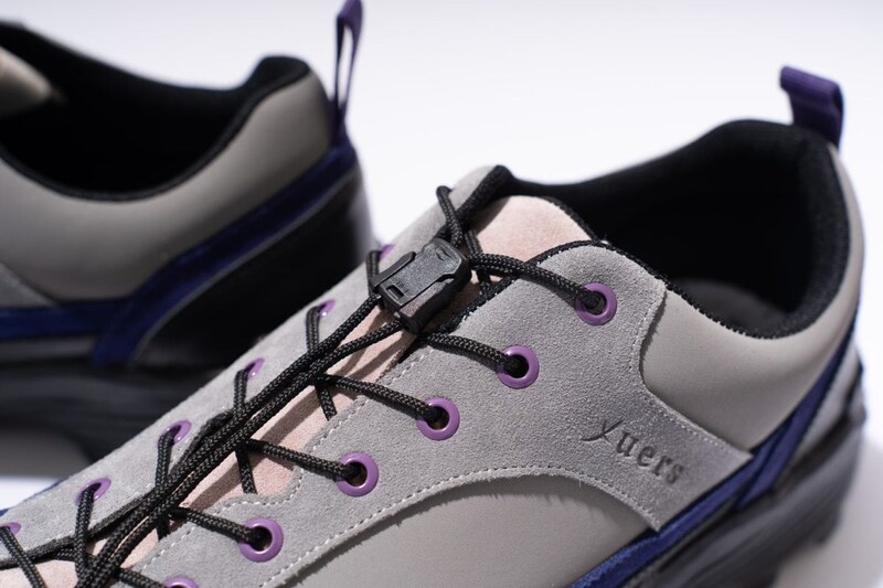 コードを引くだけで簡単にフィットするクイックレースを採用し、スムーズな着脱を実現