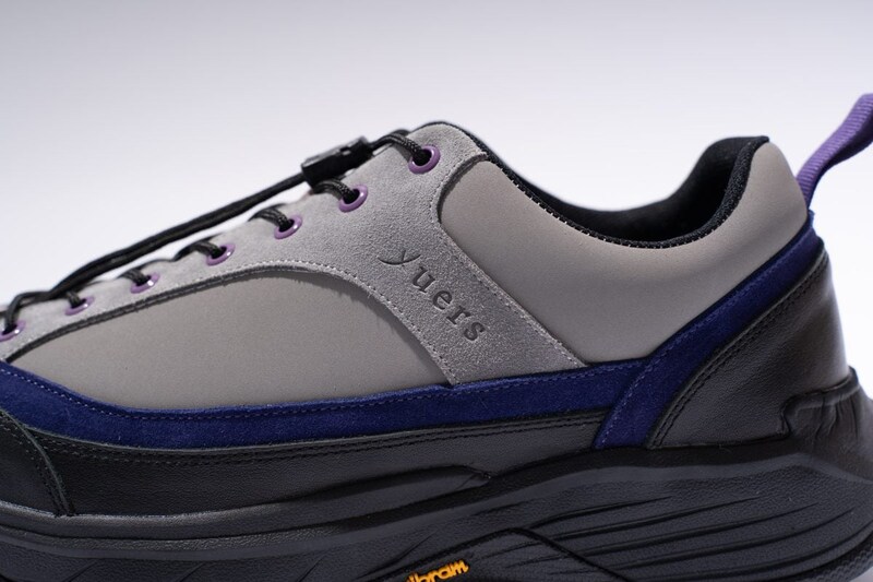 アウトドアな機能は持ちつつも、街中でも着用できるスタイリッシュさ