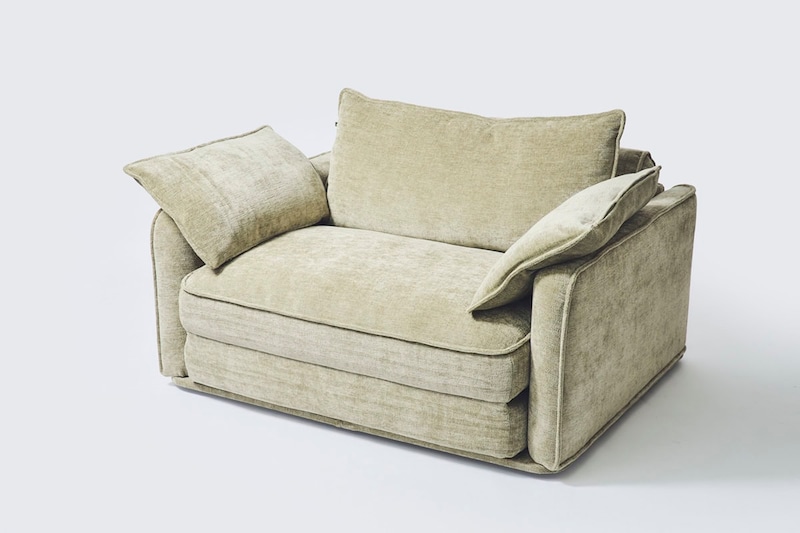 5秒でフルサイズのベッドに切り替え可能な「コアラソファーベッド CUSHY」