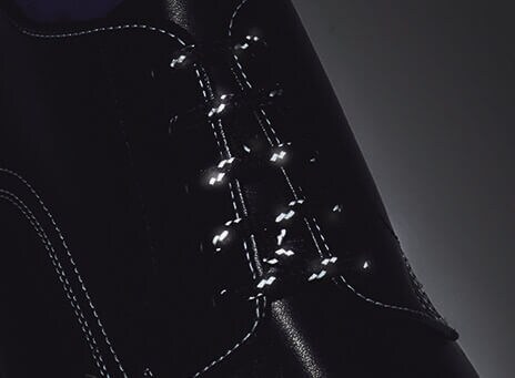 暗闇でも光ります