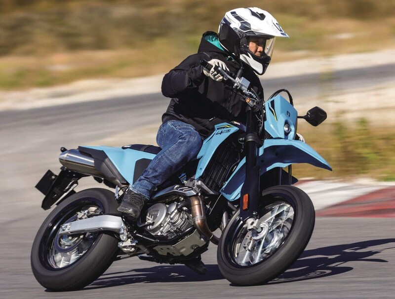 スズキ
DR-Z4SM
￥1,199,000