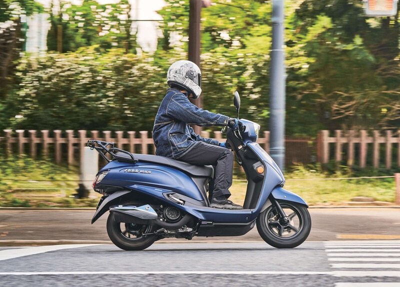 【まるで欧州車!?】この上質感でU30万円は衝撃！スズキ「アドレス125」は、大人が乗れる“レトロスクーター”の正解だった