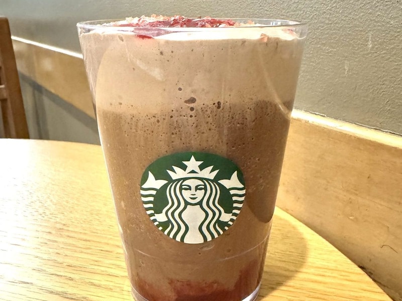 スターバックスコーヒー 『カカオ & ストロベリー ムース フラペチーノ』
