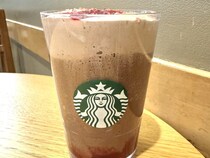 【スタバ新作】味の七変化にマニアも感動！ホイップじゃない!? バレンタイン限定「カカオ＆ストロベリー」はムースが神がかってた
