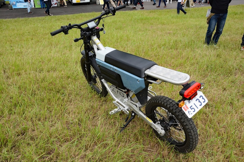 ハンドリングが軽いのでスイスイと曲がれ、直線ではグイグイと引っ張っていってくれる力強さもある