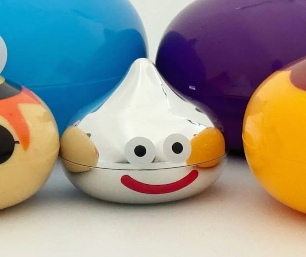 第1位　【抽選倍率ヤバそう…】先行開封！「マクドナルド×ドラクエ」初コラボ、スライムが“マトリョーシカ”になった激レアフィギュアの中身が全部可愛すぎた