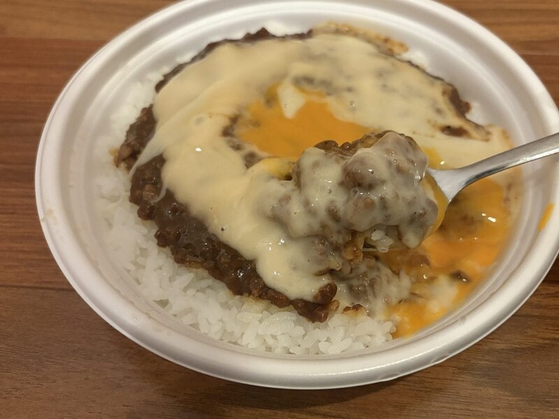 キーマカレーは、スパイスの香りと旨みを丁寧に引き出しているのが特徴的