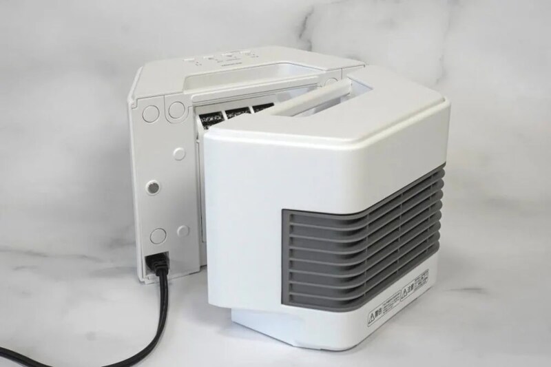 第1位　【サブ暖房の最適解】2方向温風が便利すぎ！アイリスオーヤマの“変形する”ファンヒーターがデスク下・キッチンに最強だった