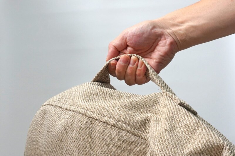 無印良品「空気でできたフロアクッション」